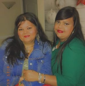 Meet your Posher, Lora